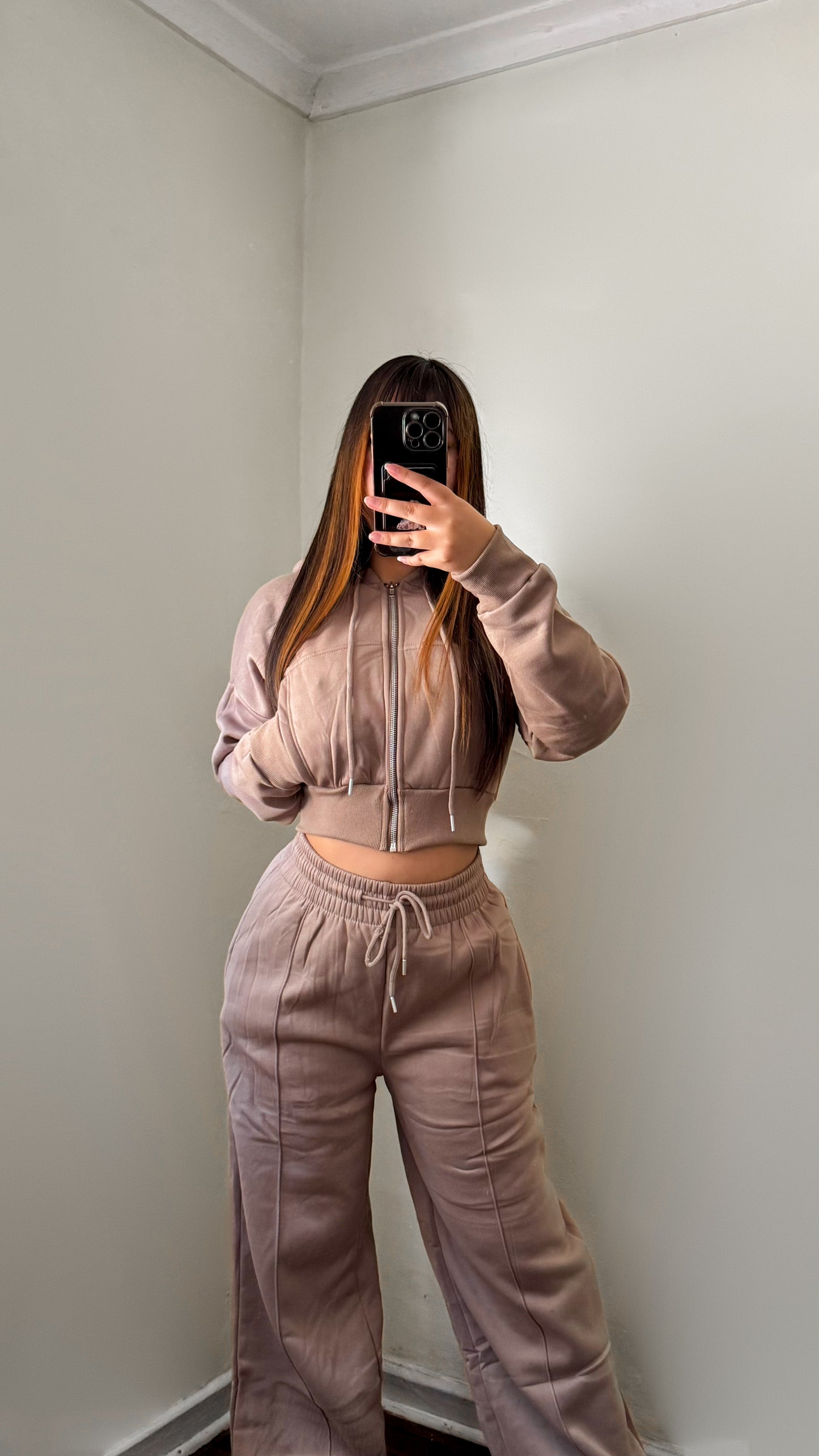 Conjunto buzo beige